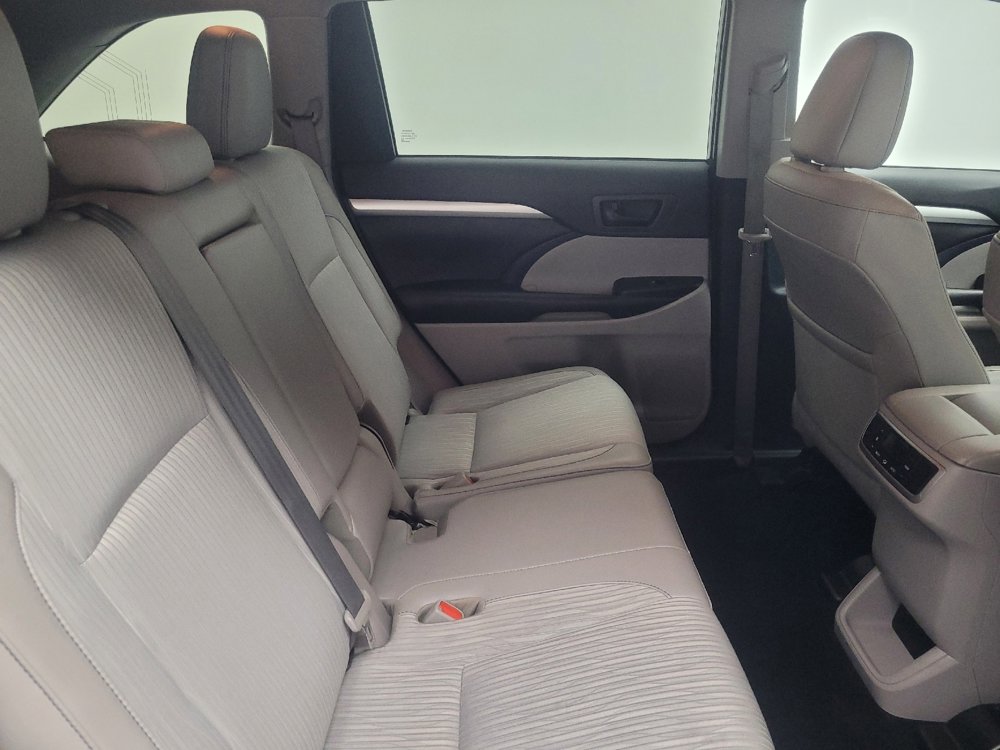 Used 2019 Toyota Highlander Plus image 19