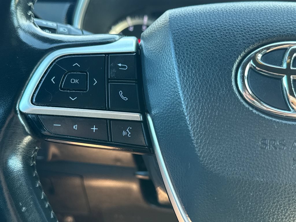 Used 2022 Toyota Highlander XSE AWD/4WD image 21