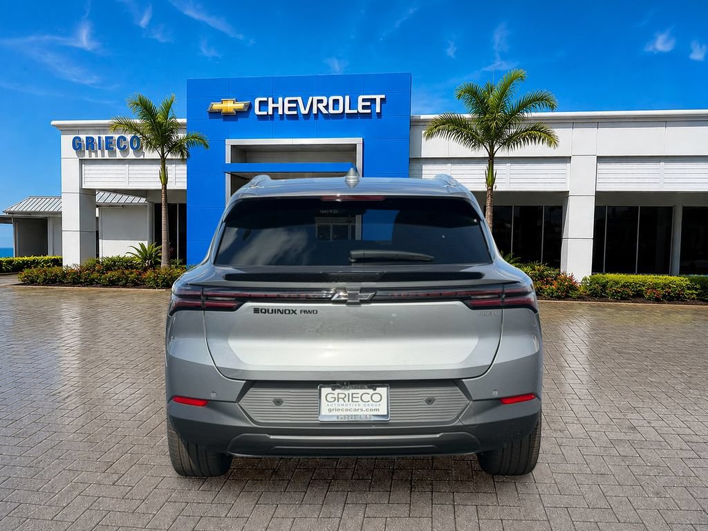 New 2026 Chevrolet Equinox EV LT w/ LPO, Blackout Package AWD/4WD image 4