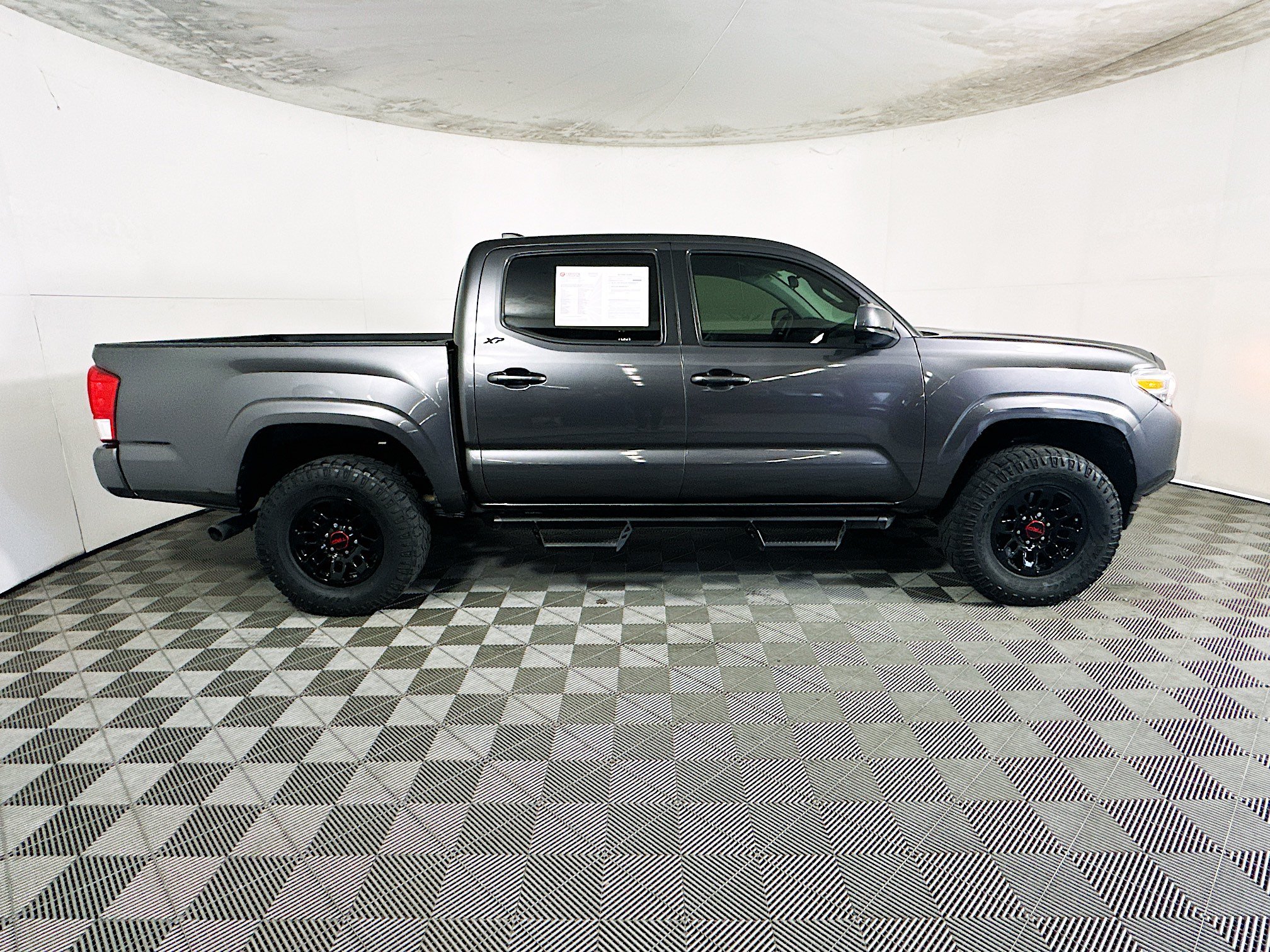 Used 2023 Toyota Tacoma SR w/ SR Convenience Package RWD image 2