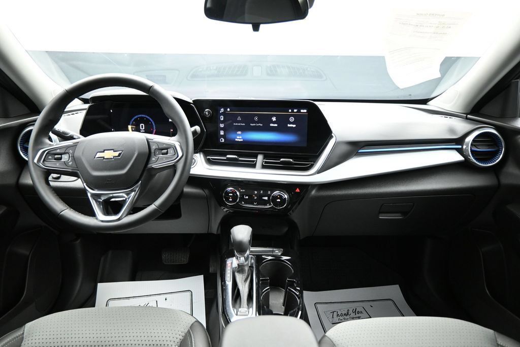 Used 2025 Chevrolet Trax LT w/ Driver Confidence Package FWD image 12