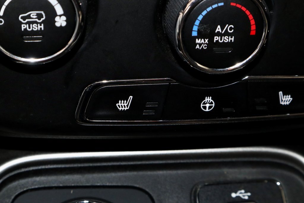 Used 2017 Jeep Compass Latitude w/ Cold Weather Group image 3