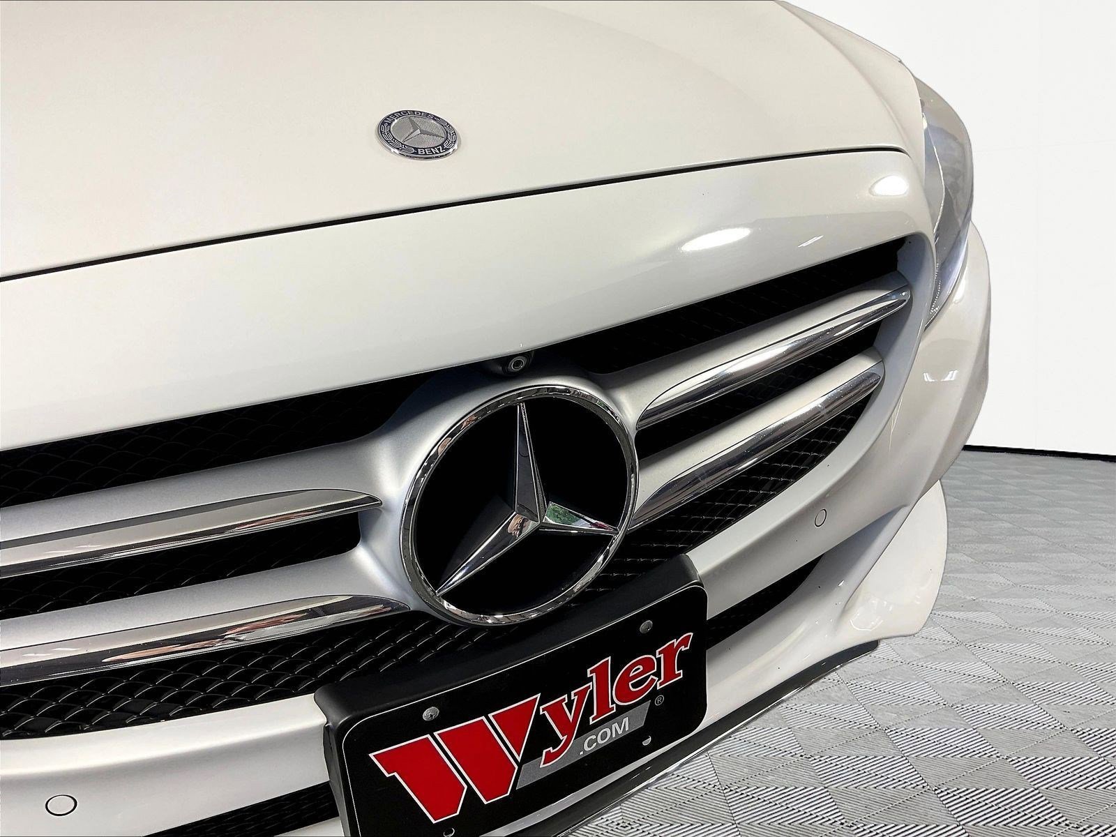 Used 2017 Mercedes-Benz C 300 4MATIC Sedan image 33