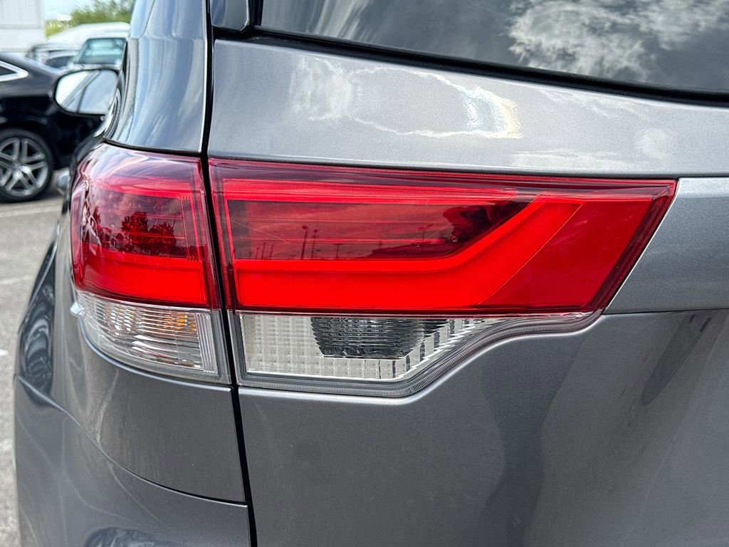 Used 2019 Toyota Highlander XLE image 10