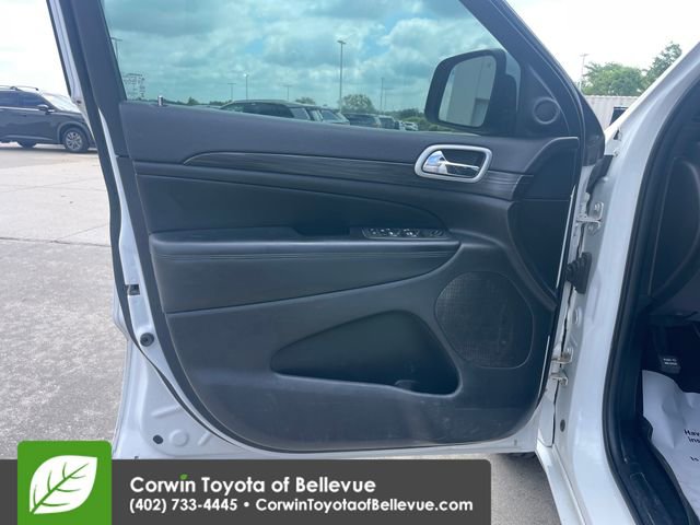 Used 2019 Jeep Grand Cherokee Altitude AWD/4WD image 18