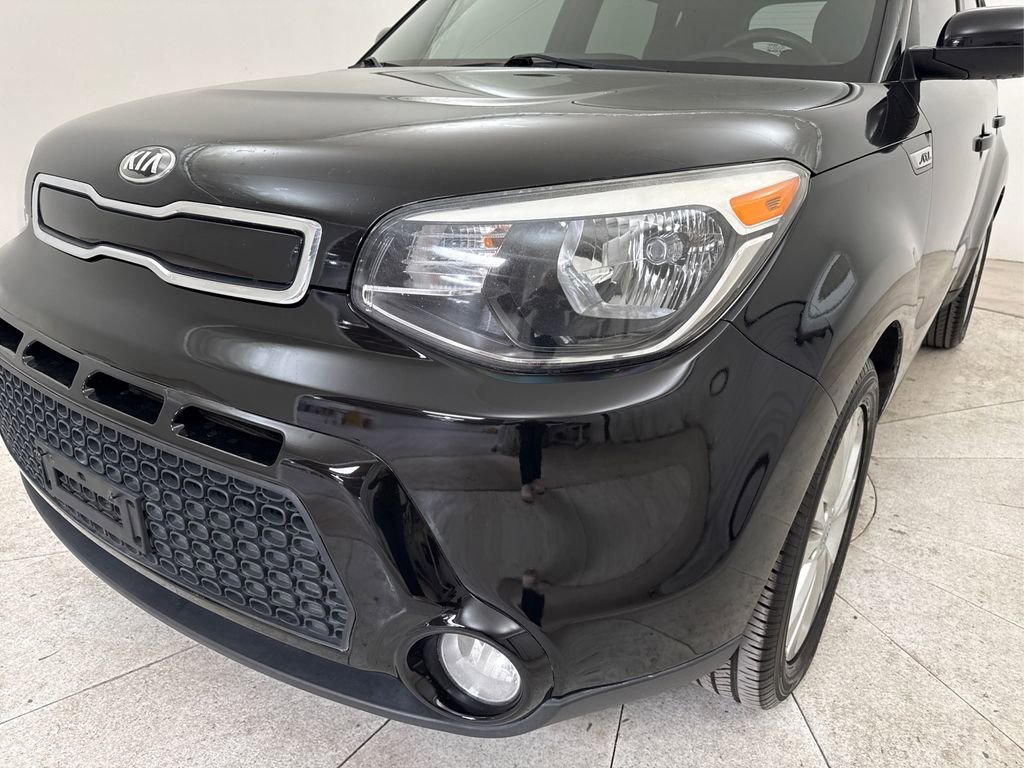 Used 2016 Kia Soul + image 12