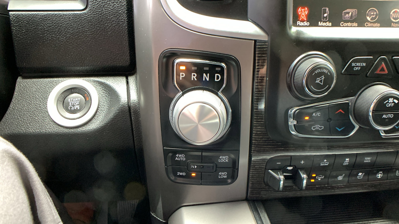 Used 2014 RAM 1500 Limited AWD/4WD image 18