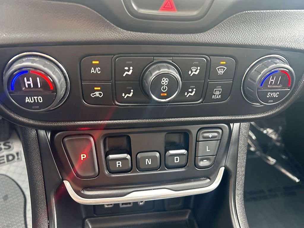 Certified 2020 GMC Terrain SLT w/ Preferred Package AWD/4WD image 39