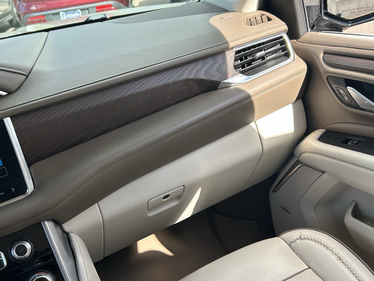 Used 2022 GMC Yukon Denali w/ Denali Premium Package AWD/4WD image 21