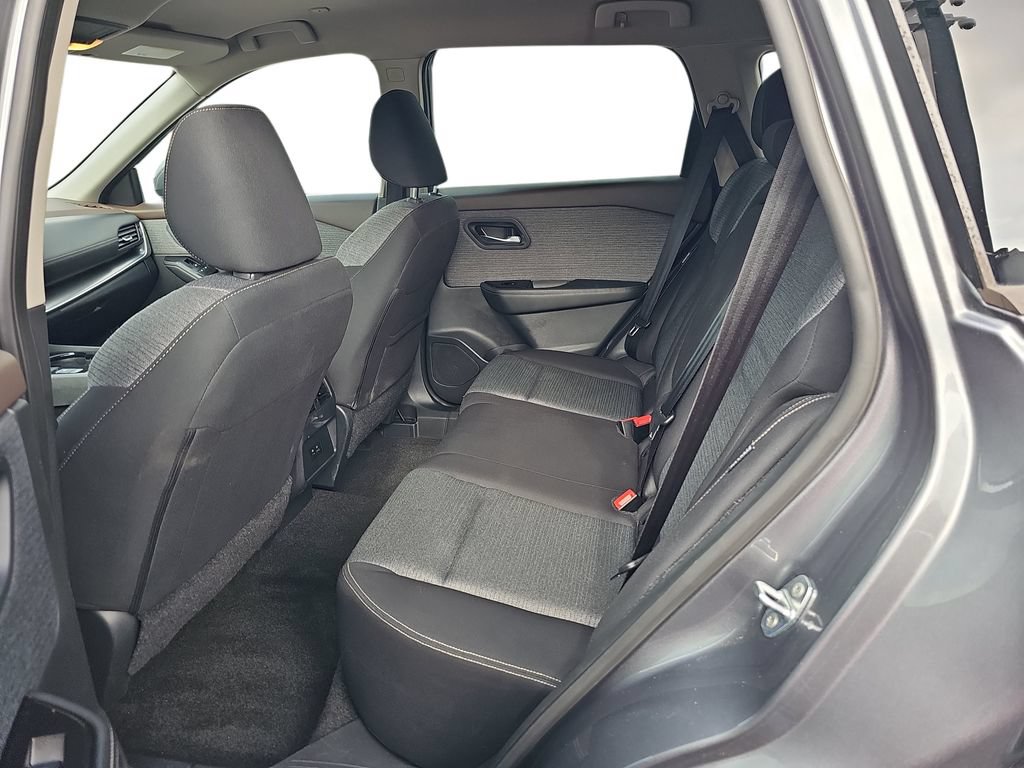 Used 2023 Nissan Rogue SV FWD image 14