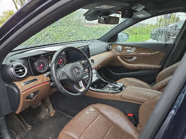 Certified 2017 Mercedes-Benz E 400 4MATIC Wagon image 3