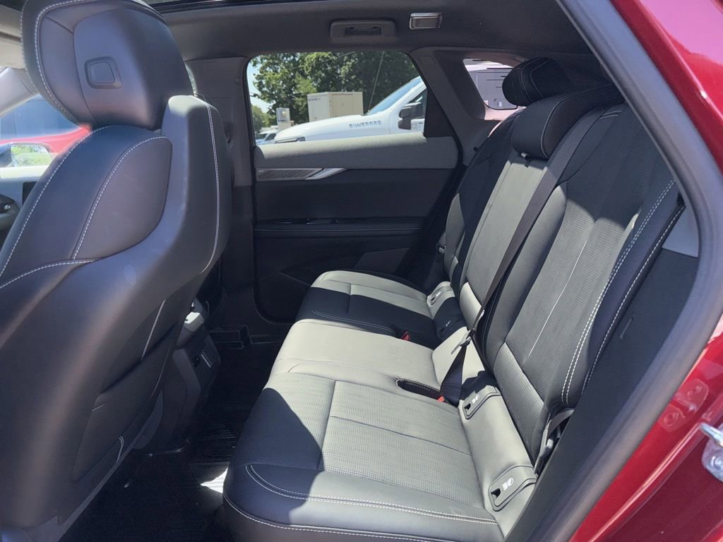 Used 2025 Cadillac Optiq Sport 2 w/ LPO, Floor Liner Package AWD/4WD image 12