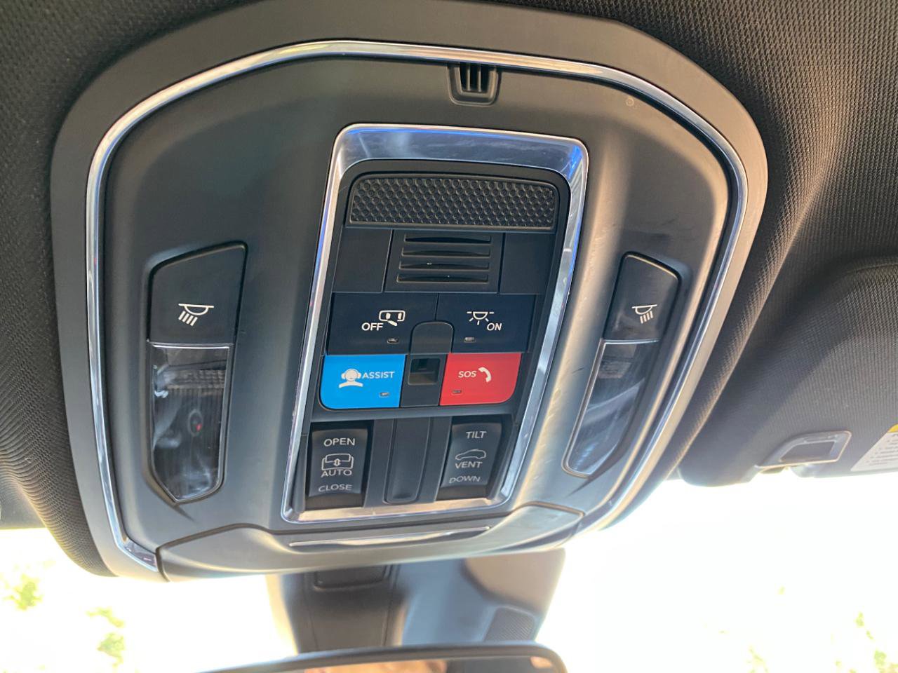 Used 2024 Jeep Grand Cherokee Laredo X w/ Trailer Tow Package AWD/4WD image 68