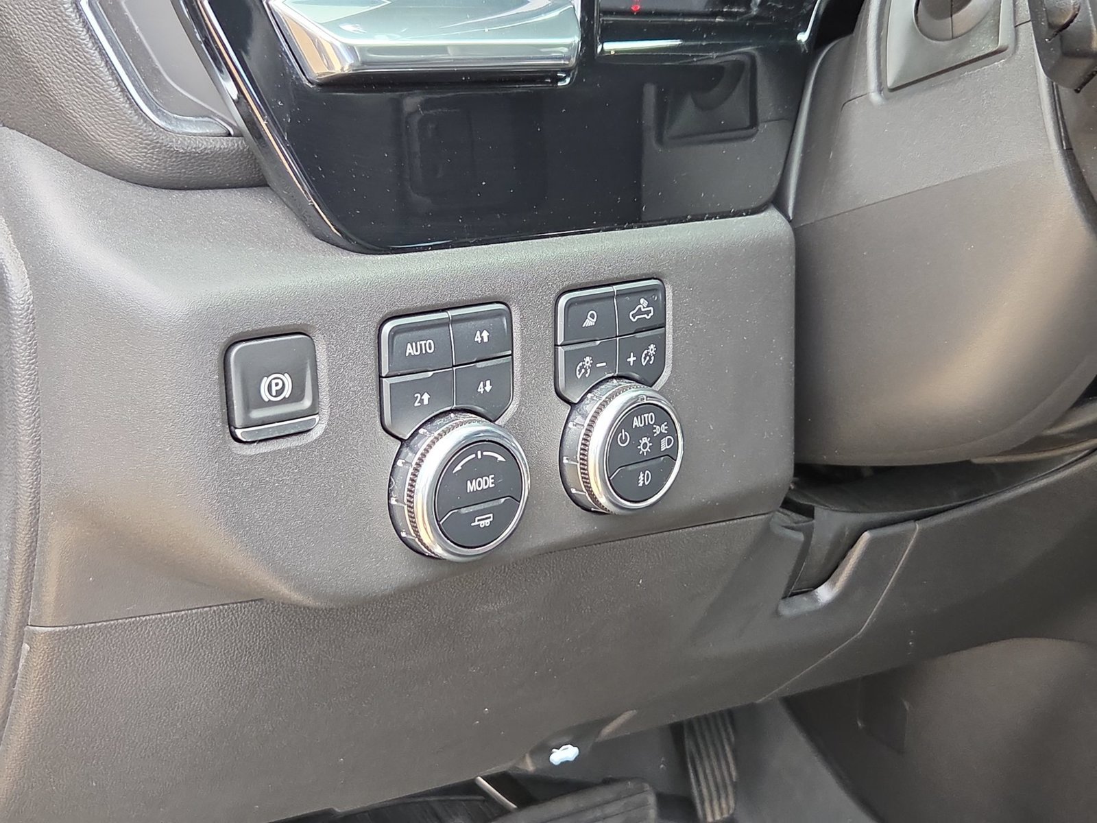 Used 2025 GMC Sierra 1500 Elevation w/ Elevation Premium Package AWD/4WD image 18