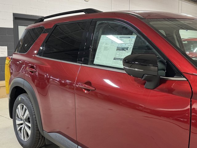 New 2026 Nissan Pathfinder SL AWD/4WD image 4