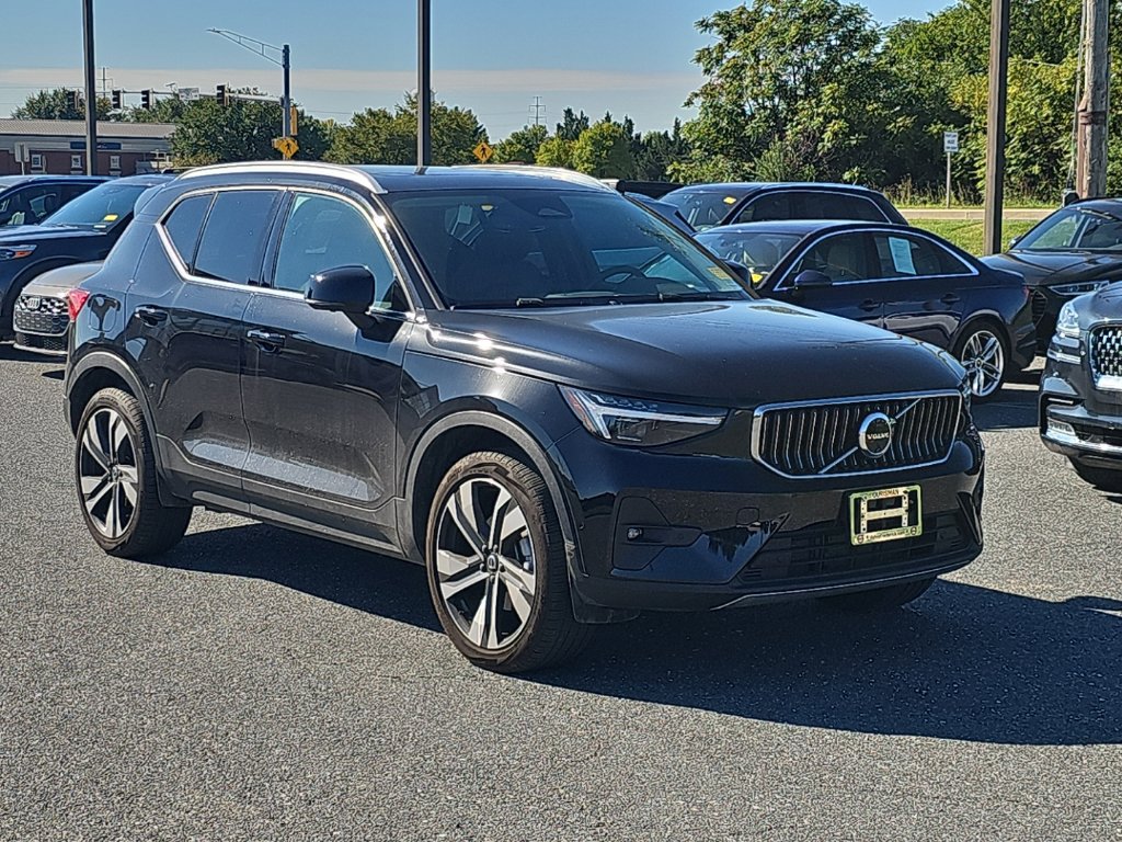 Used 2025 Volvo XC40 B5 Ultra w/ Climate Package