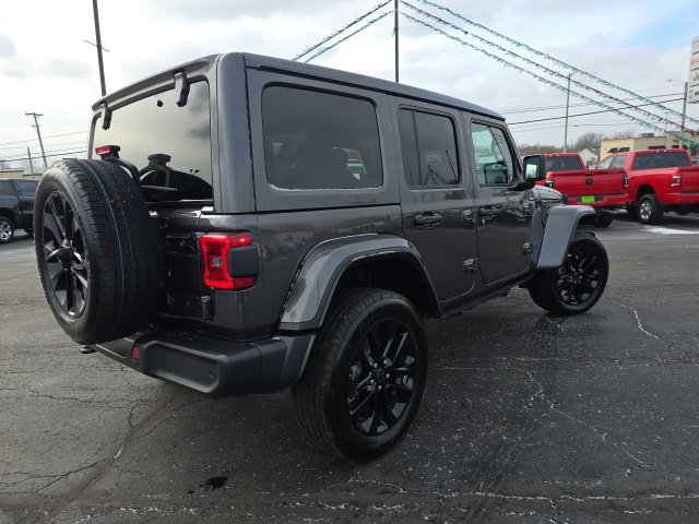 Used 2025 Jeep Wrangler Unlimited Sahara w/ Safety Group AWD/4WD image 6