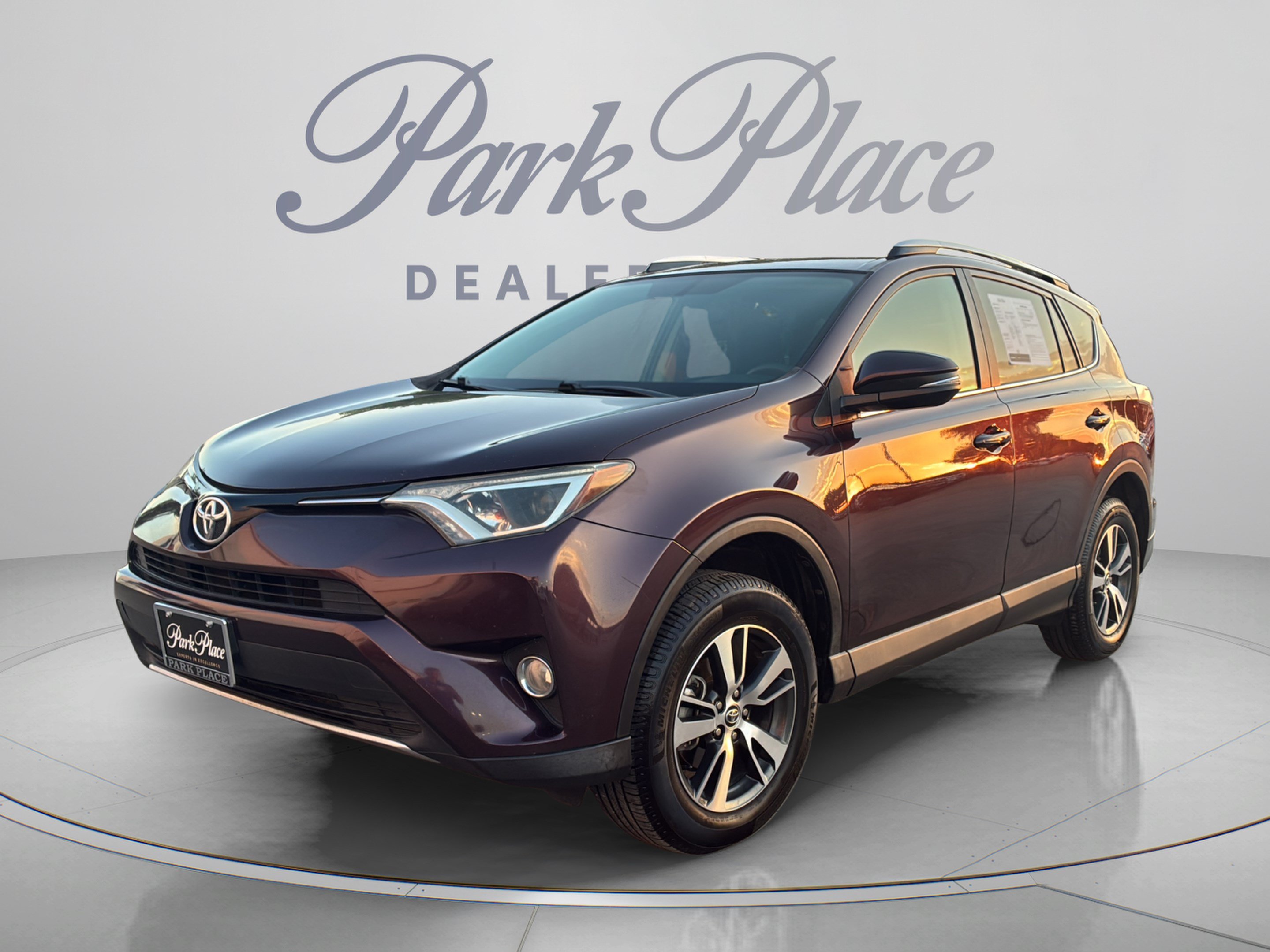 Used 2016 Toyota RAV4 XLE FWD image 1