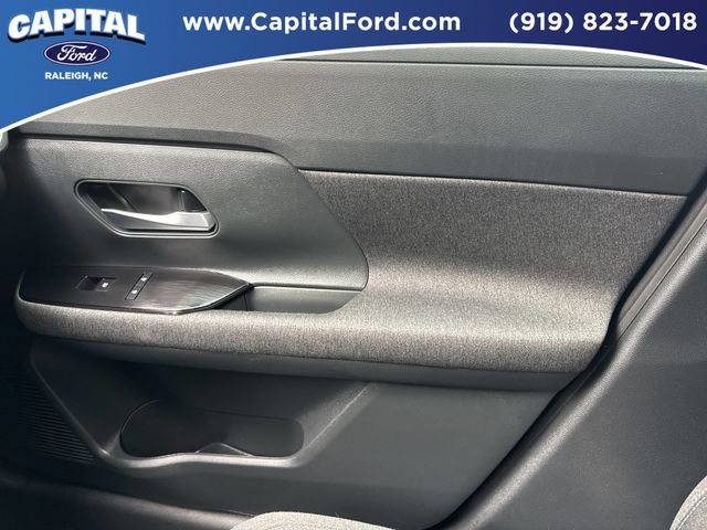 Used 2025 Nissan Kicks SV w/ SV Premium Package FWD image 29