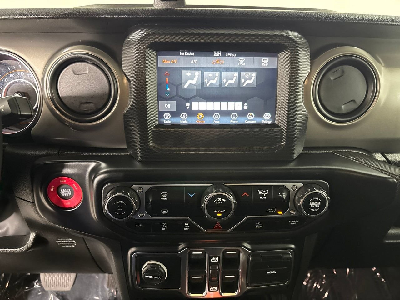 Used 2022 Jeep Gladiator Sport AWD/4WD image 17