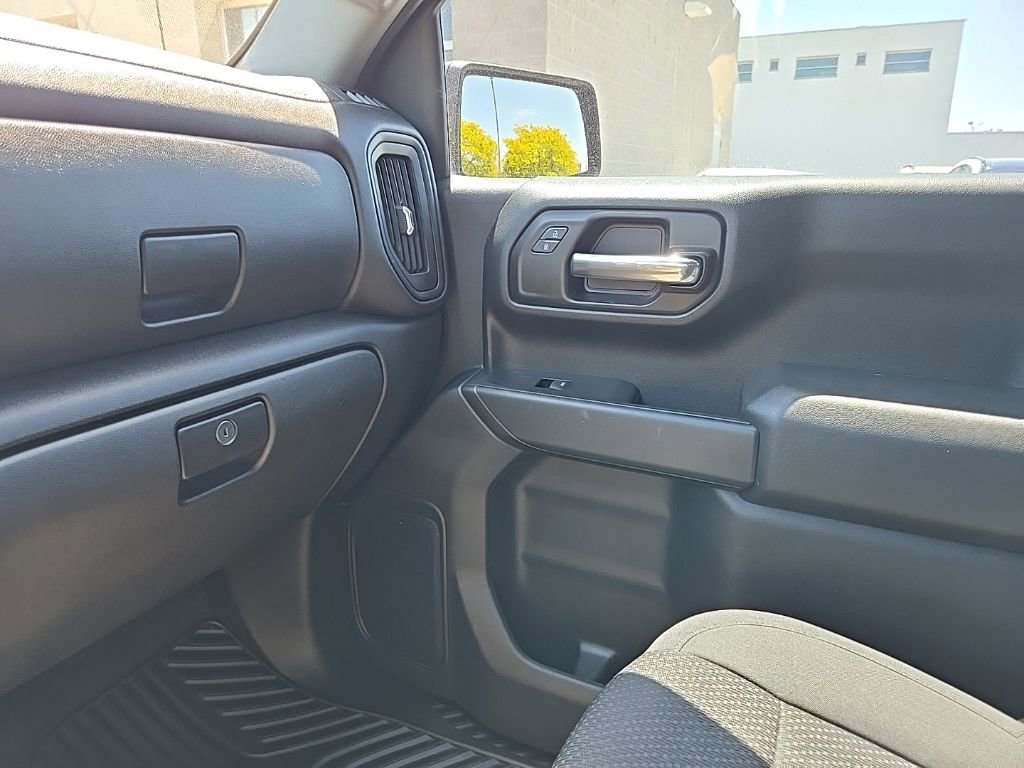 Used 2020 Chevrolet Silverado 1500 Custom w/ Custom Value Package AWD/4WD image 25
