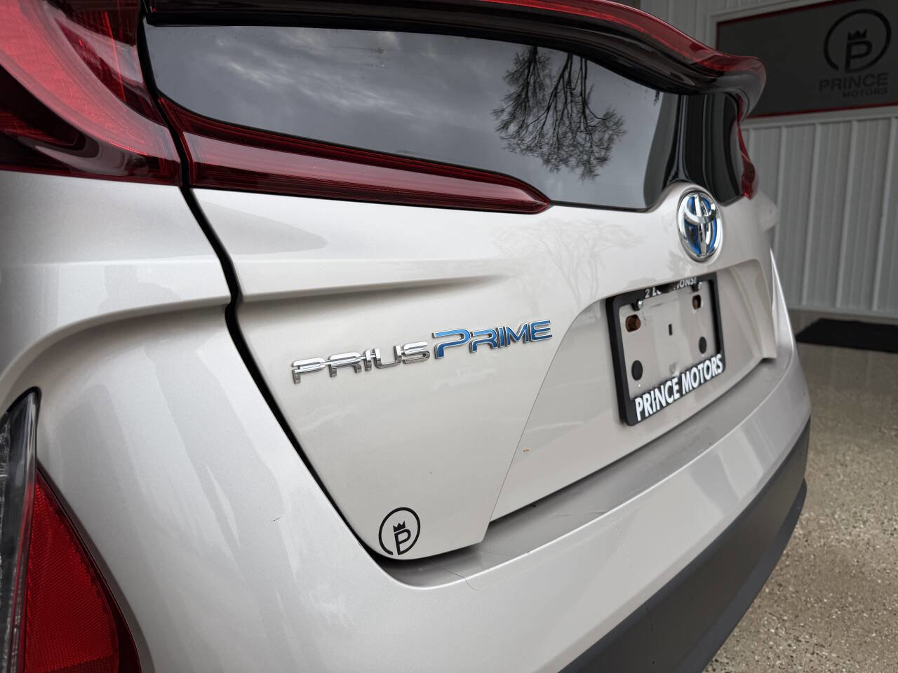 Used 2017 Toyota Prius Prime Plus image 11