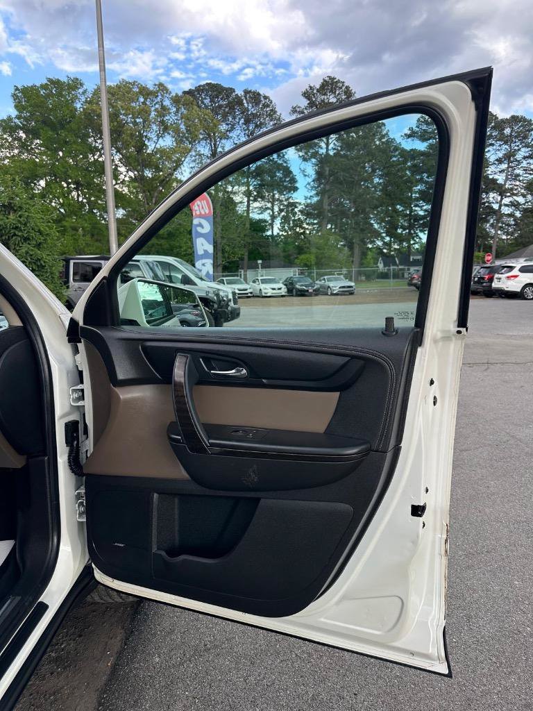 Used 2014 GMC Acadia SLT FWD image 16