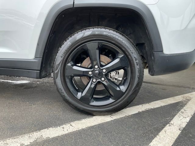 Used 2023 Jeep Grand Cherokee Altitude image 36