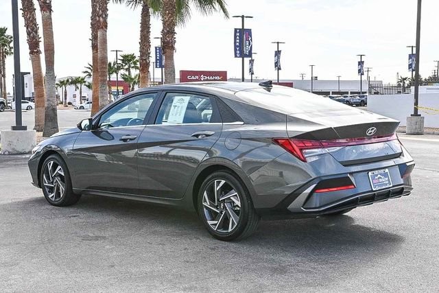 Used 2025 Hyundai Elantra Limited image 5