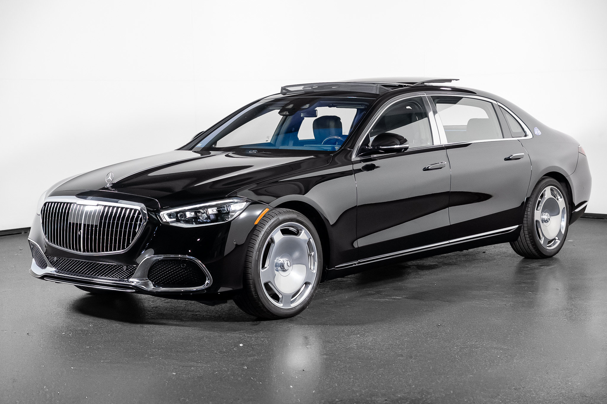 Used 2025 Mercedes-Benz Maybach S 580 4MATIC image 13