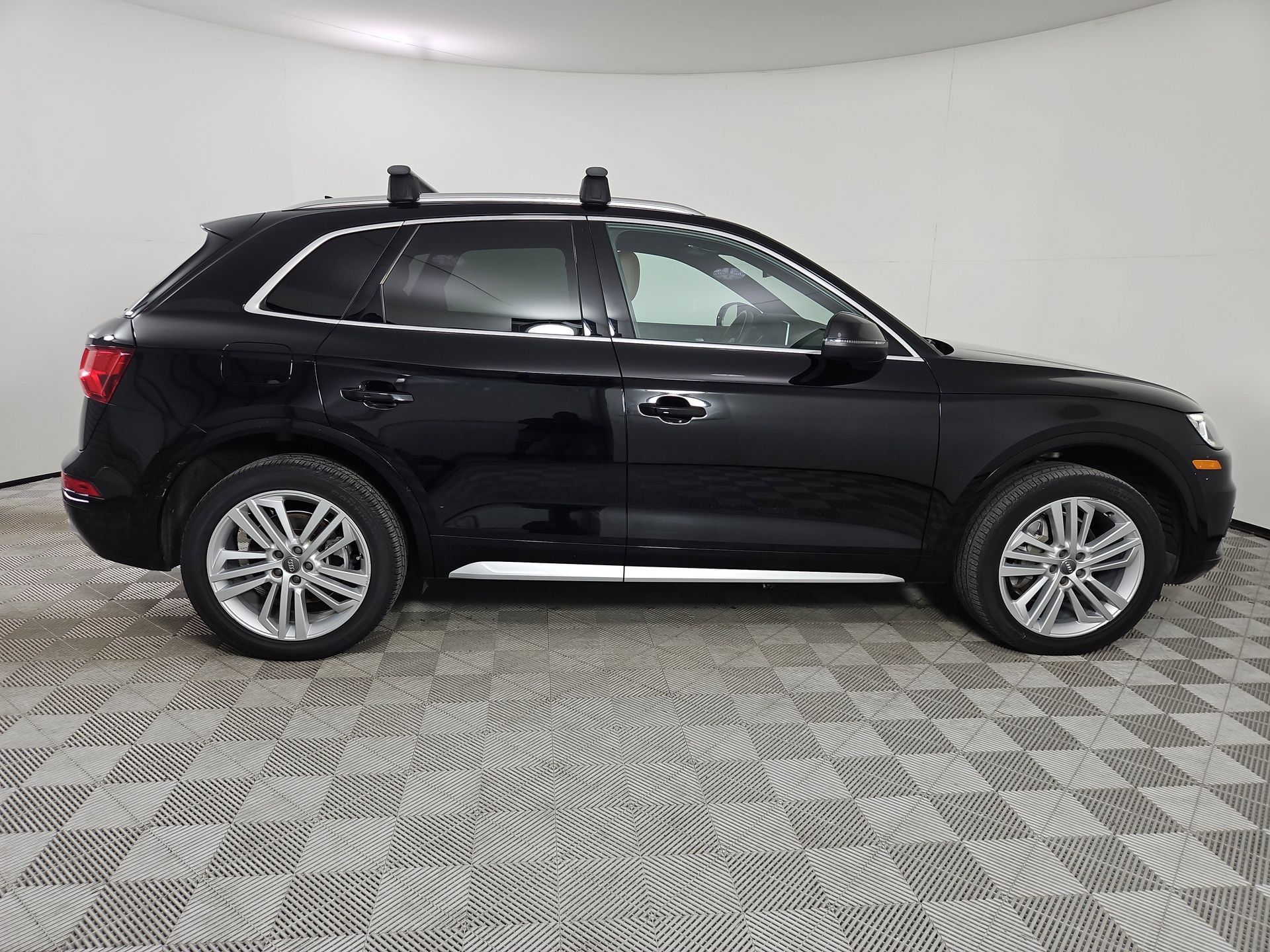 Used 2020 Audi Q5 2.0T Premium Plus w/ Premium Plus Package AWD/4WD image 8