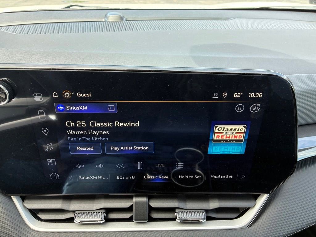 New 2026 Chevrolet Equinox LT w/ Convenience Package II AWD/4WD image 38
