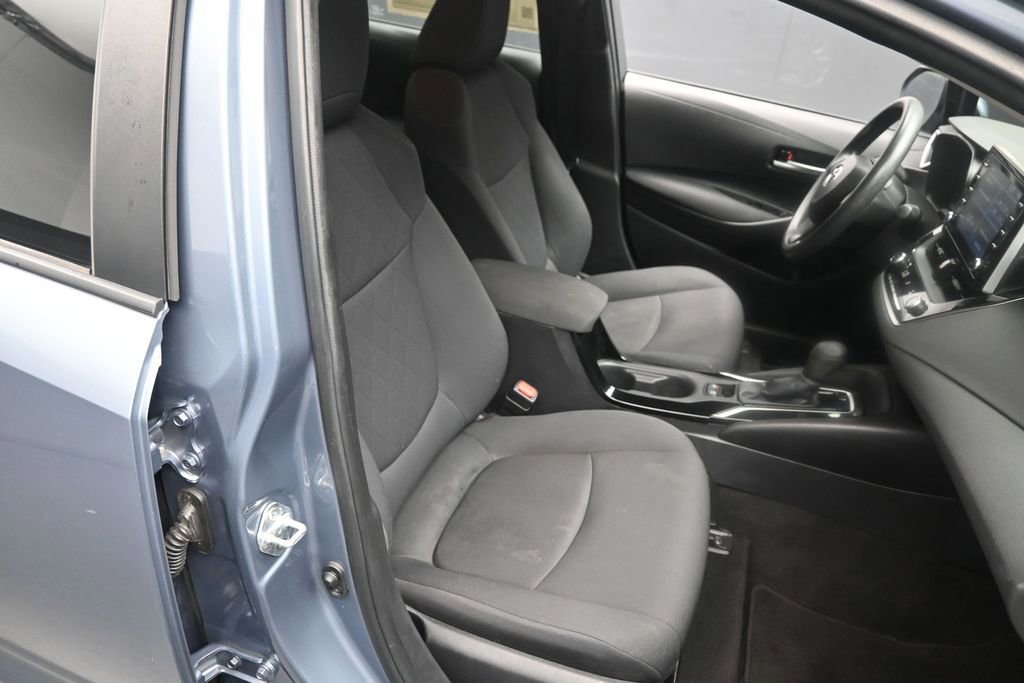 Used 2021 Toyota Corolla LE w/ LE Convenience Package FWD image 26