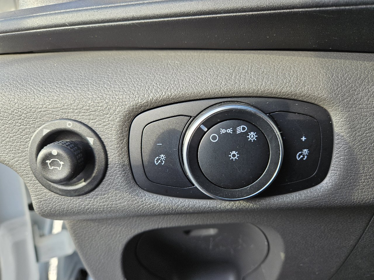 Used 2020 Ford Transit 250 Medium Roof image 13