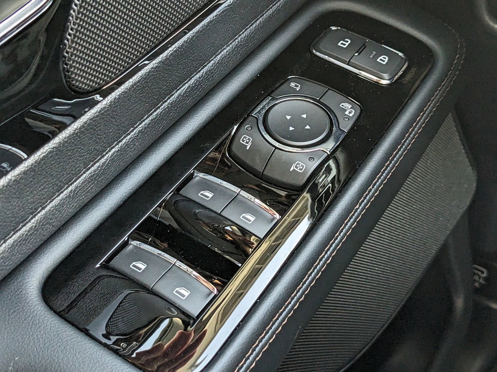 New 2025 Lincoln Aviator 2WD w/ Equipment Group 101A image 29