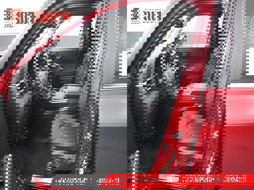 New 2026 Toyota Highlander XLE image 9