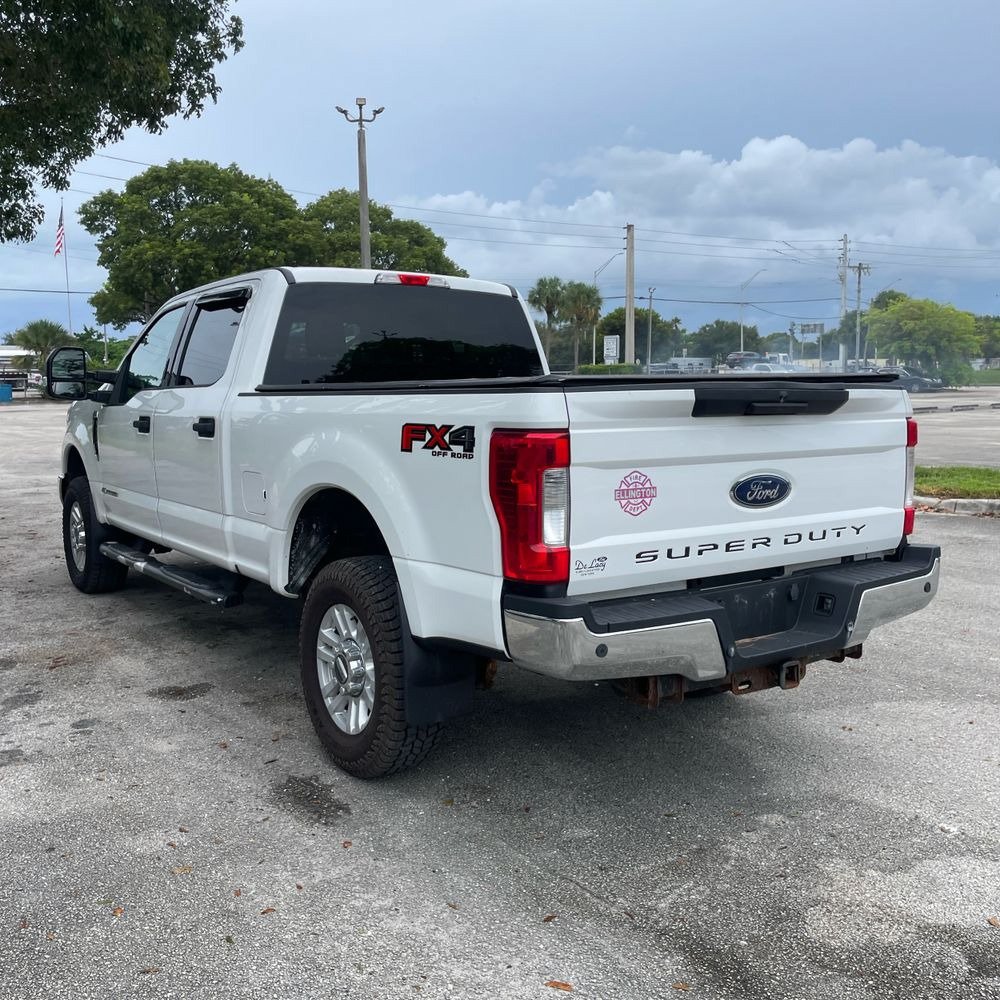 Used 2017 Ford F250 XLT w/ XLT Value Package AWD/4WD image 4