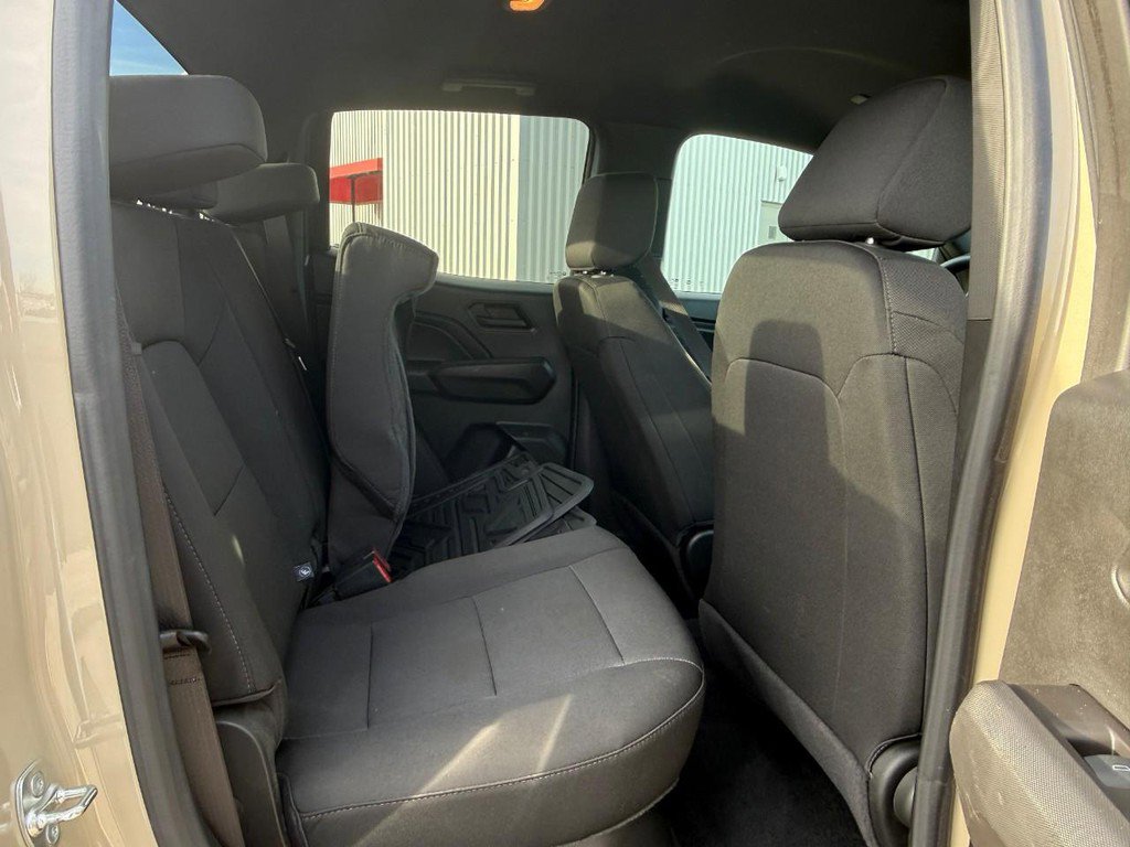 Used 2024 Chevrolet Colorado W/T image 12