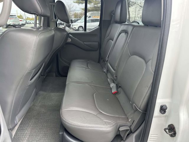 Used 2013 Nissan Frontier SL w/ Moonroof Pkg image 18