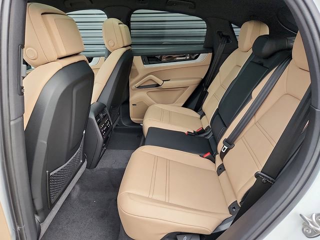 New 2026 Porsche Cayenne Coupe AWD/4WD image 13