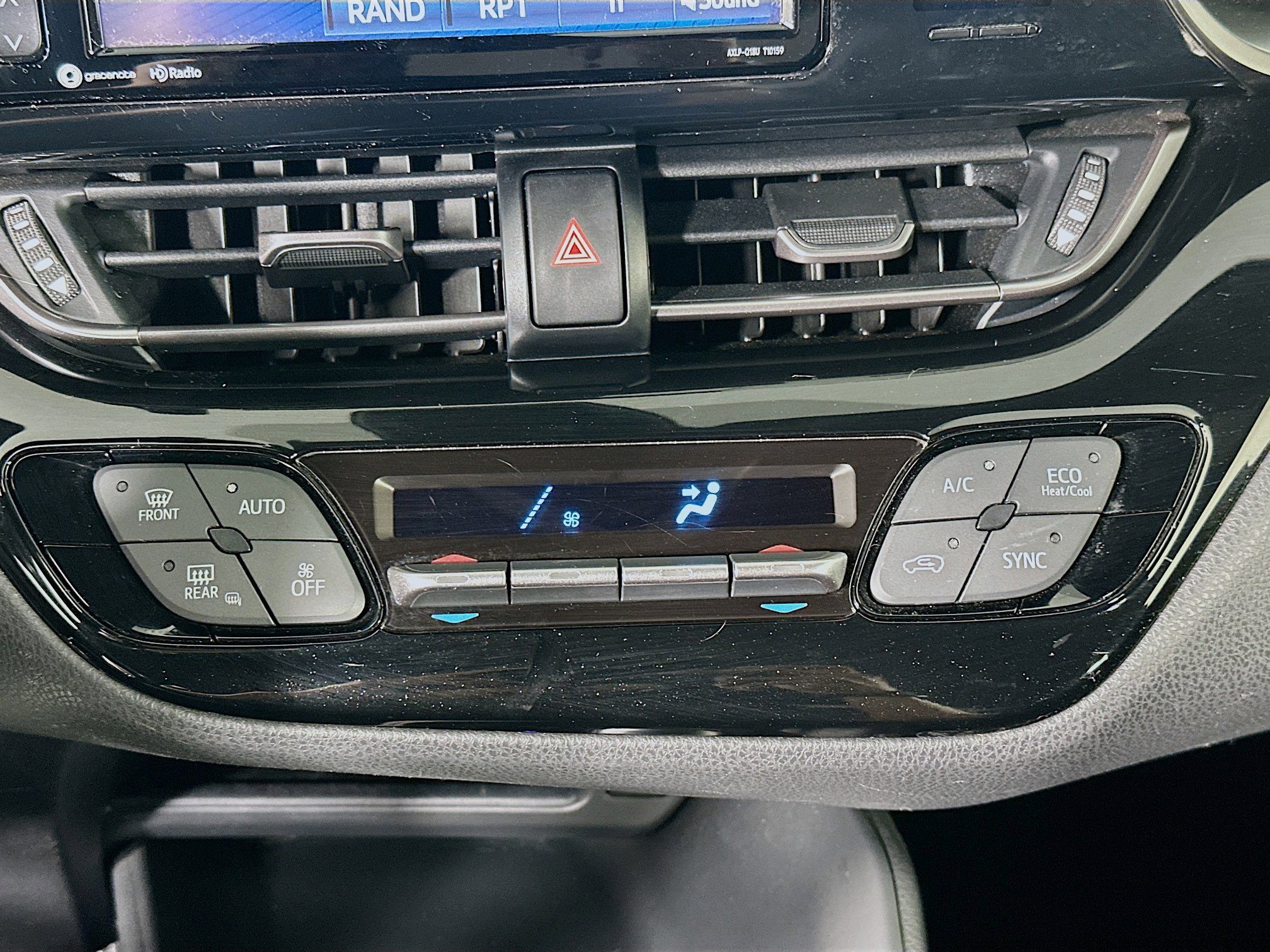 Used 2018 Toyota C-HR XLE FWD image 23