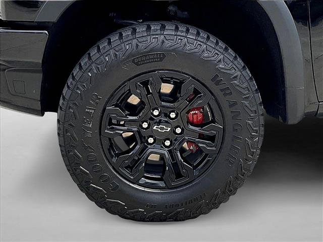 Used 2023 Chevrolet Silverado 1500 ZR2 w/ Technology Package AWD/4WD image 10