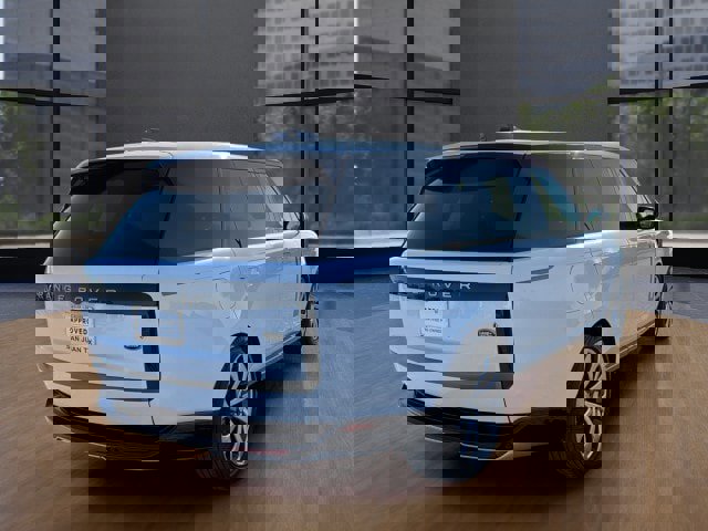 Used 2023 Land Rover Range Rover Long Wheelbase SE image 16
