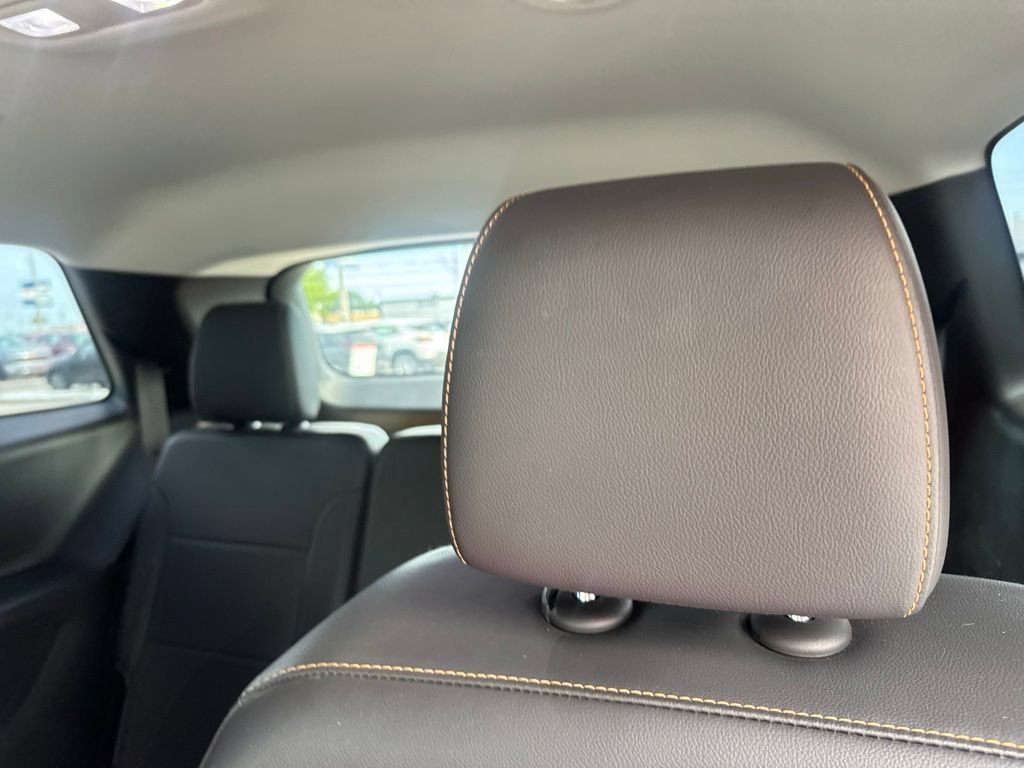 Certified 2021 Chevrolet Traverse RS w/ LPO, Cargo Package FWD image 12