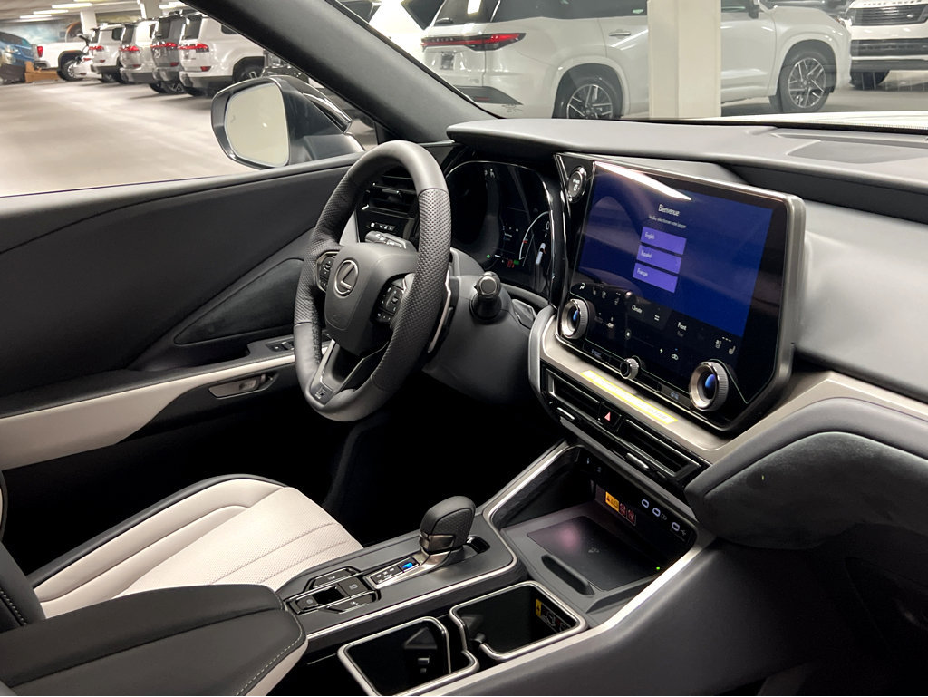 New 2026 Lexus TX 500h AWD w/ Technology Package image 32