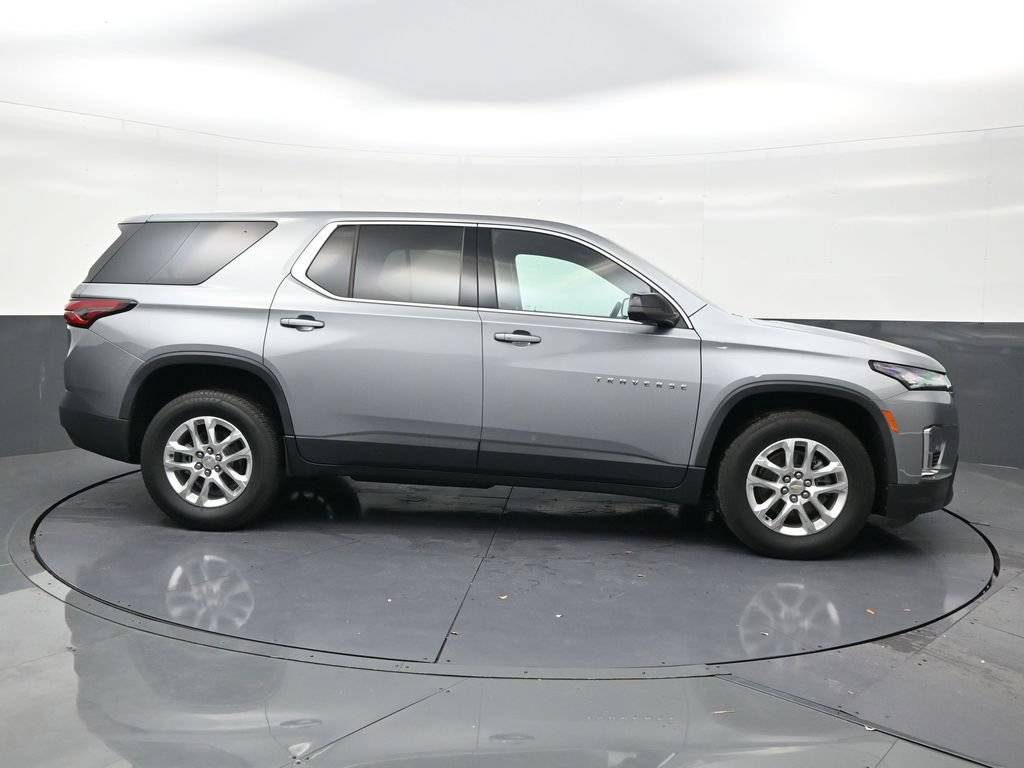 Used 2023 Chevrolet Traverse LS FWD image 6