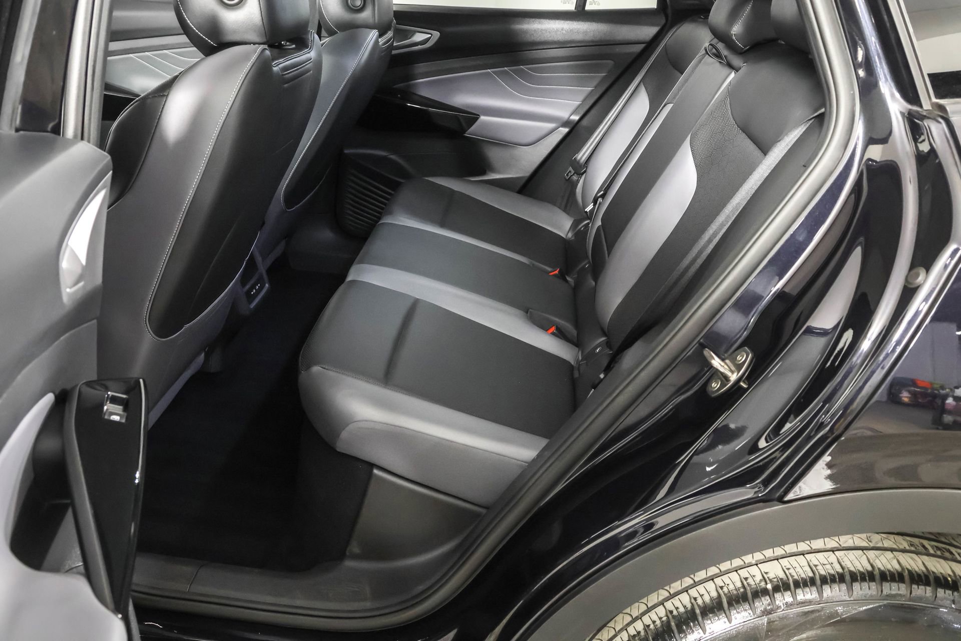 Used 2023 Volkswagen ID.4 Pro S image 36