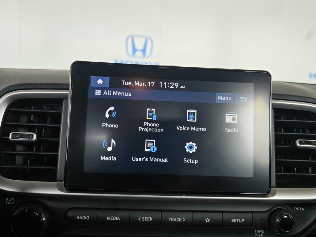 Used 2024 Hyundai Venue SE image 21