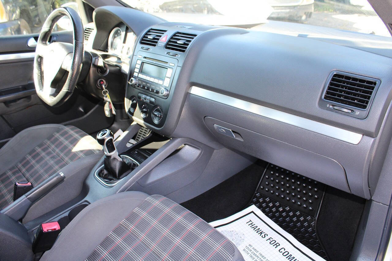 Used 2007 Volkswagen GTI 2-Door image 33