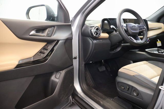 New 2026 Chevrolet Equinox ACTIV w/ Safety and Technology Package image 8